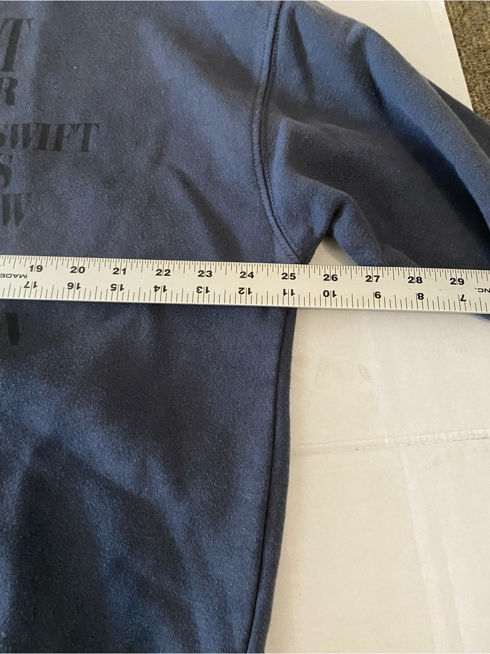 Taylor Swift The Eras Tour Men's Navy Crewneck Sweatshirt Medium - Picture 4 of 5